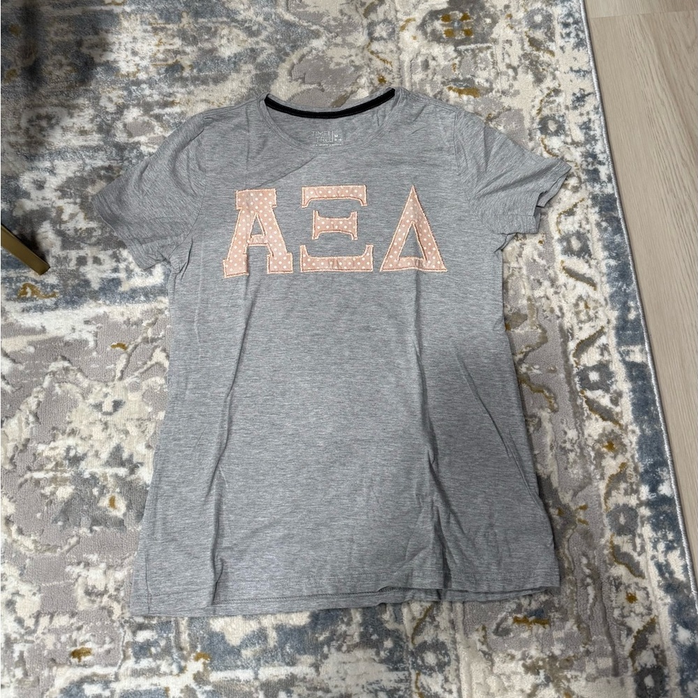 Alpha Xi Delta Gray Short Sleeve Tee with Pink Pearl Greek Letters